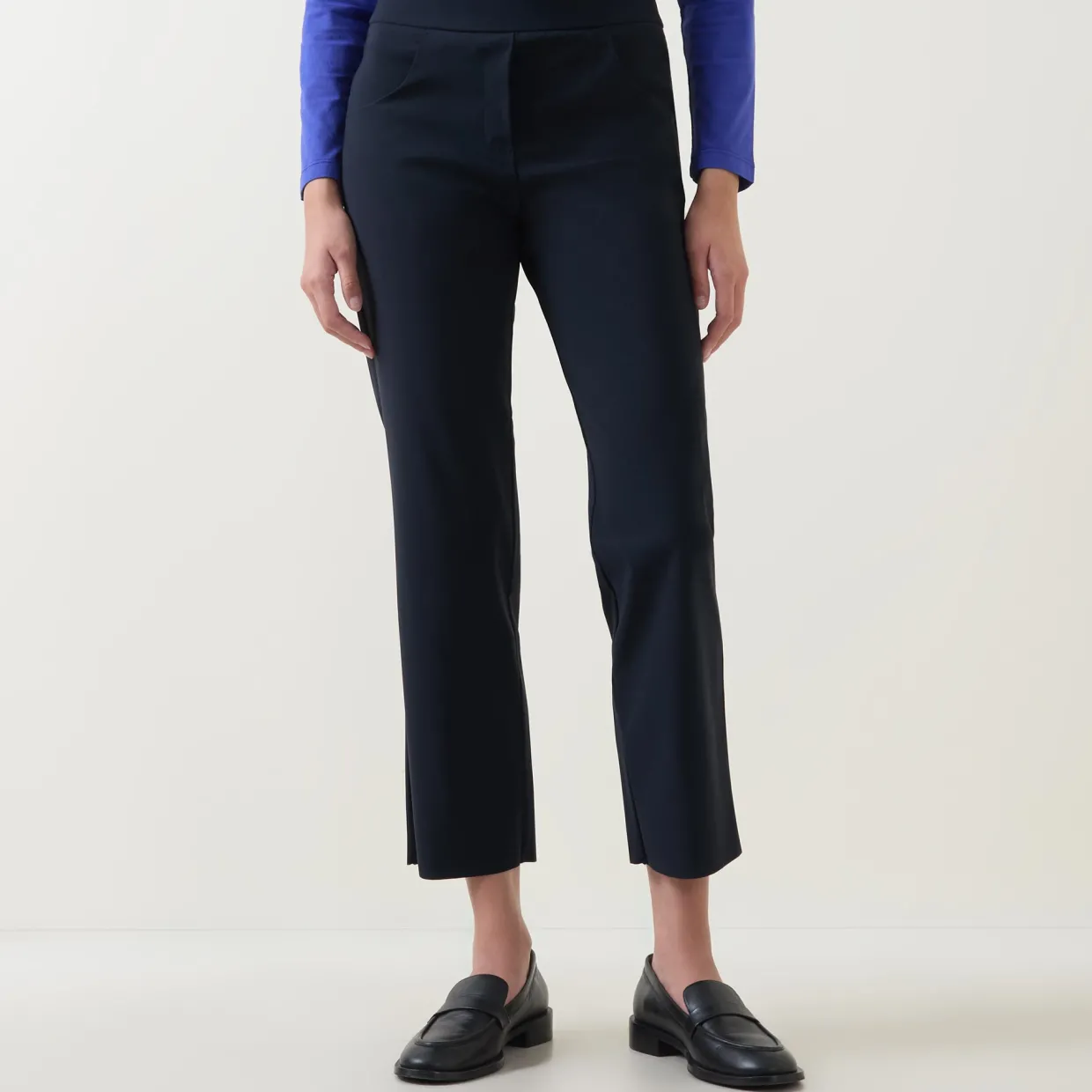 Mid-Rise Straight Leg Cropped Trousers