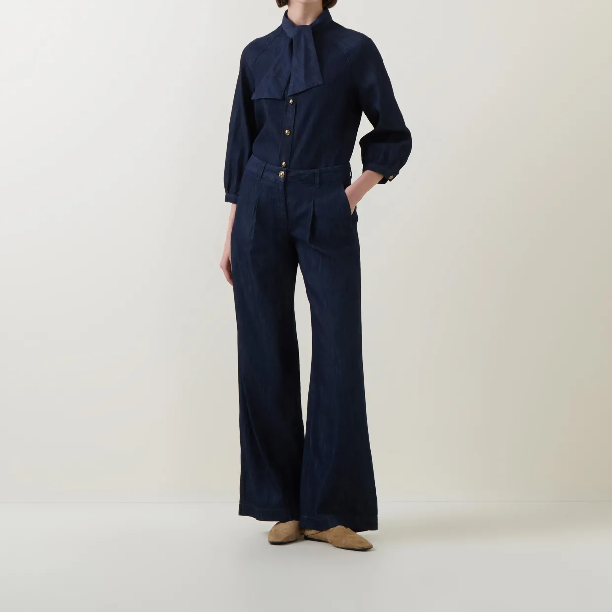 Mid-Rise Wide Leg Jeans
