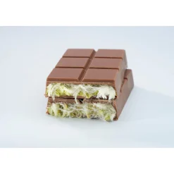 Milk Chocolate Filled Pistachio Cream with Cotton Candy 85g