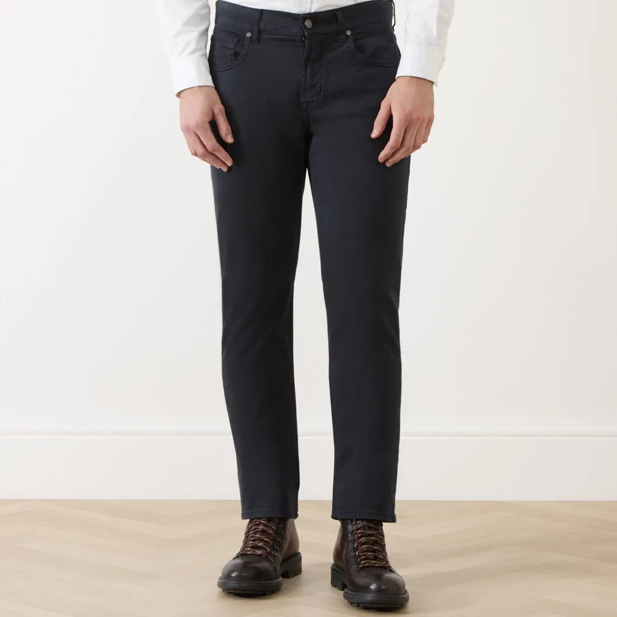 Modern Straight Leg Jeans