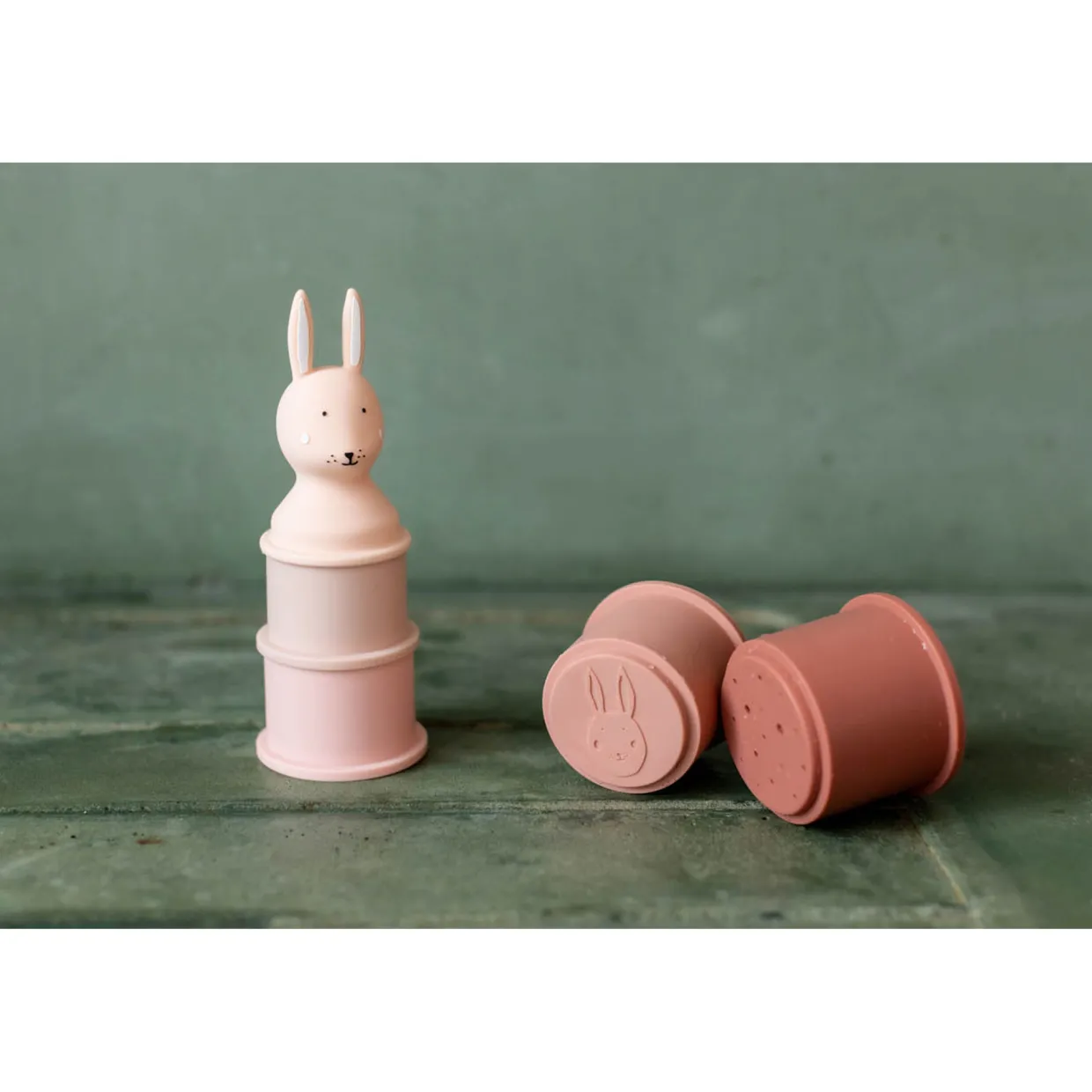Mrs. Rabbit Stacking Bath Cups