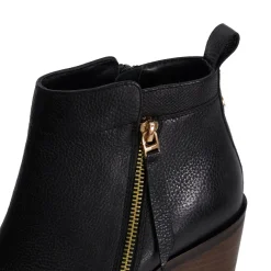 Paicing Ankle Boots
