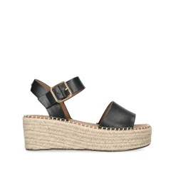 Pia Wedges