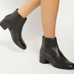 Pippie Ankle Boots