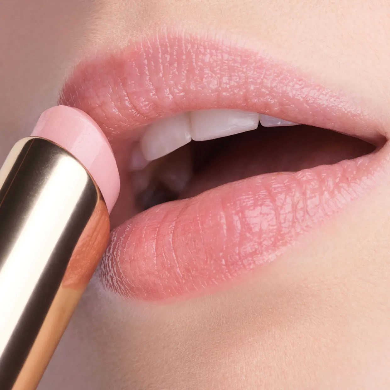 Pure Color Envy Color Replenish Lip Balm
