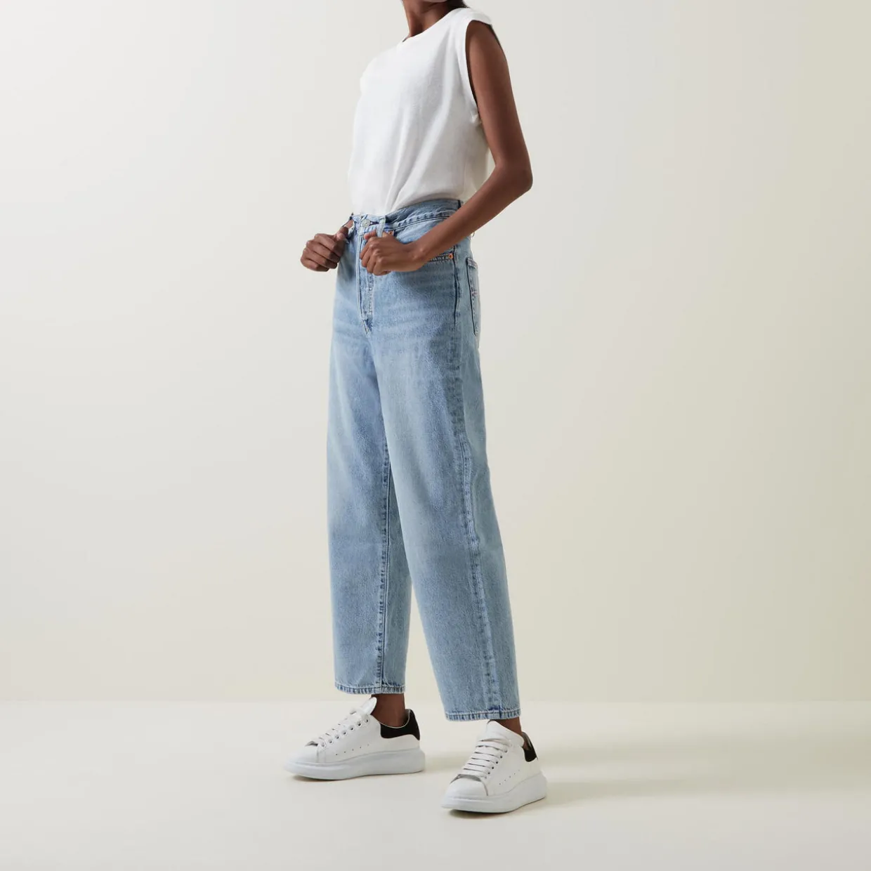 Ribcage Cropped Super-High Rise Straight Leg Jeans