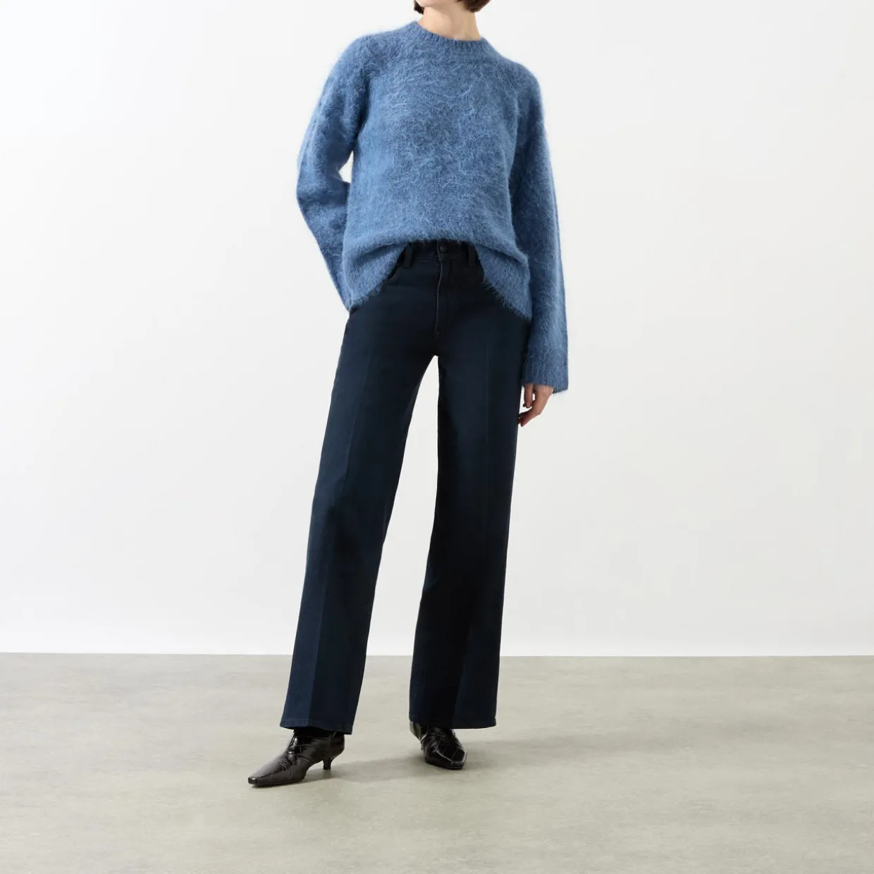 Sasha 32 Cropped Bootcut Jeans