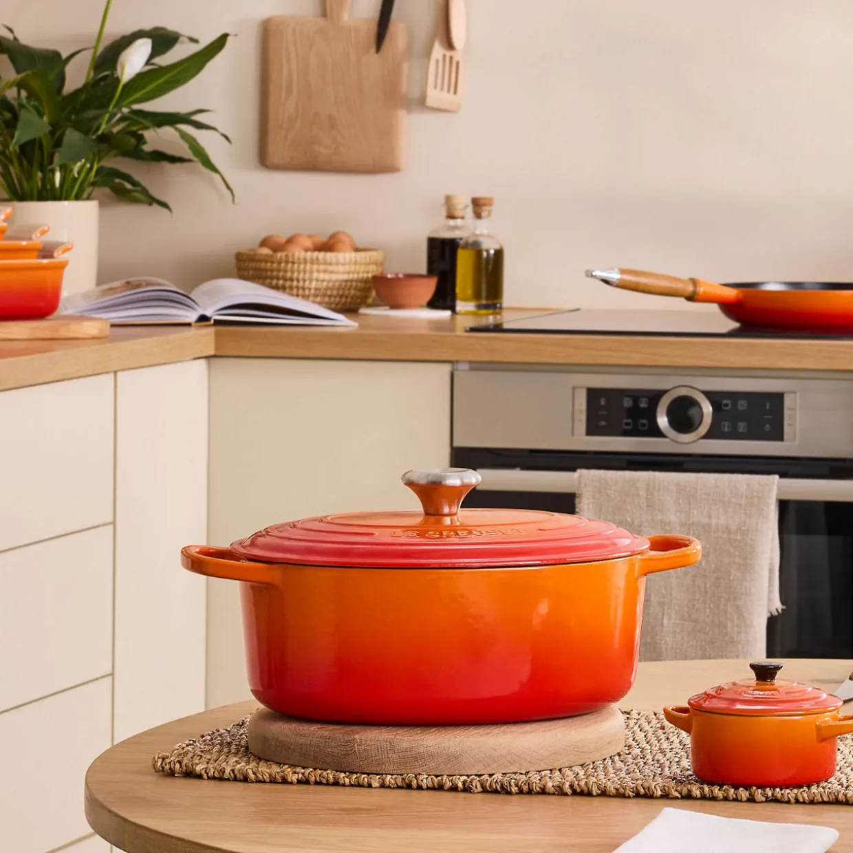 Signature Cast Iron Oval Casserole 23cm