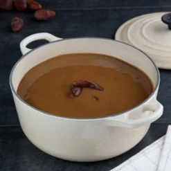 Signature Cast Iron Round Casserole 24cm