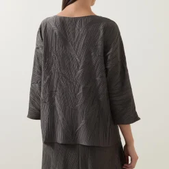 Textured Pattern Blouse