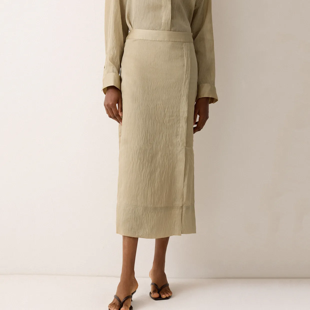 Textured Seam Side Slit Skirt