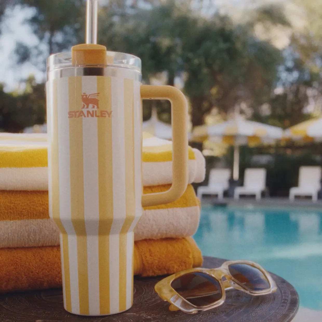 The Butter Cabana Quencher H2.0 FlowState Tumbler 1.18L