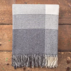 The Downpatrick Throw XL
