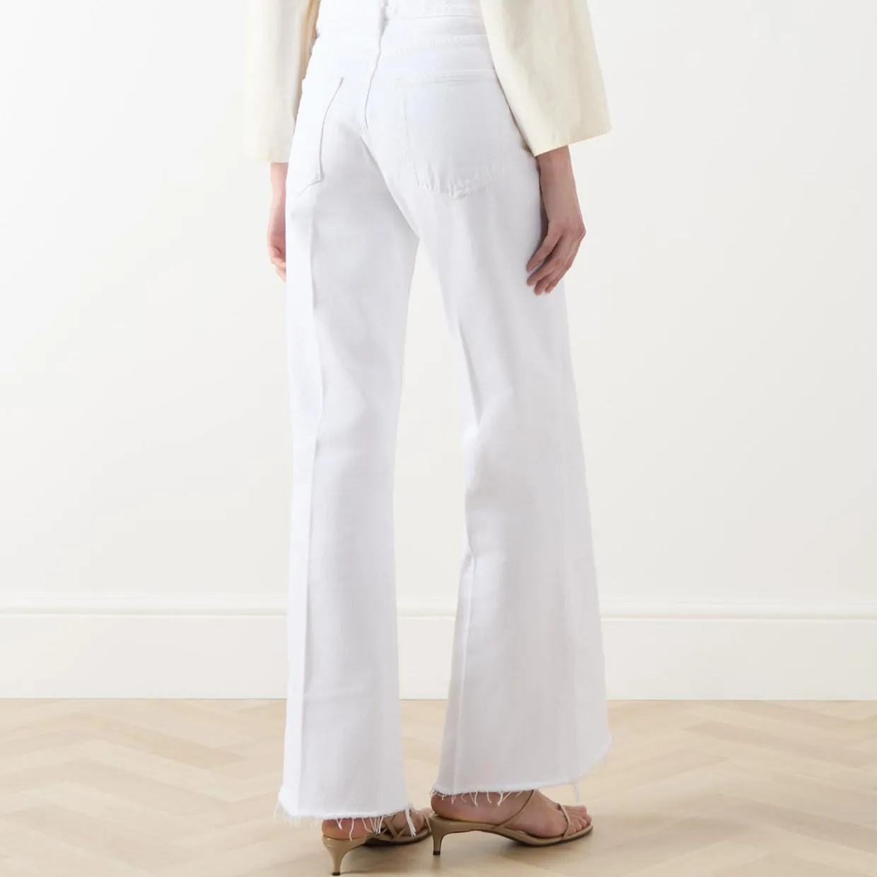 The Lax Wide Leg Jeans
