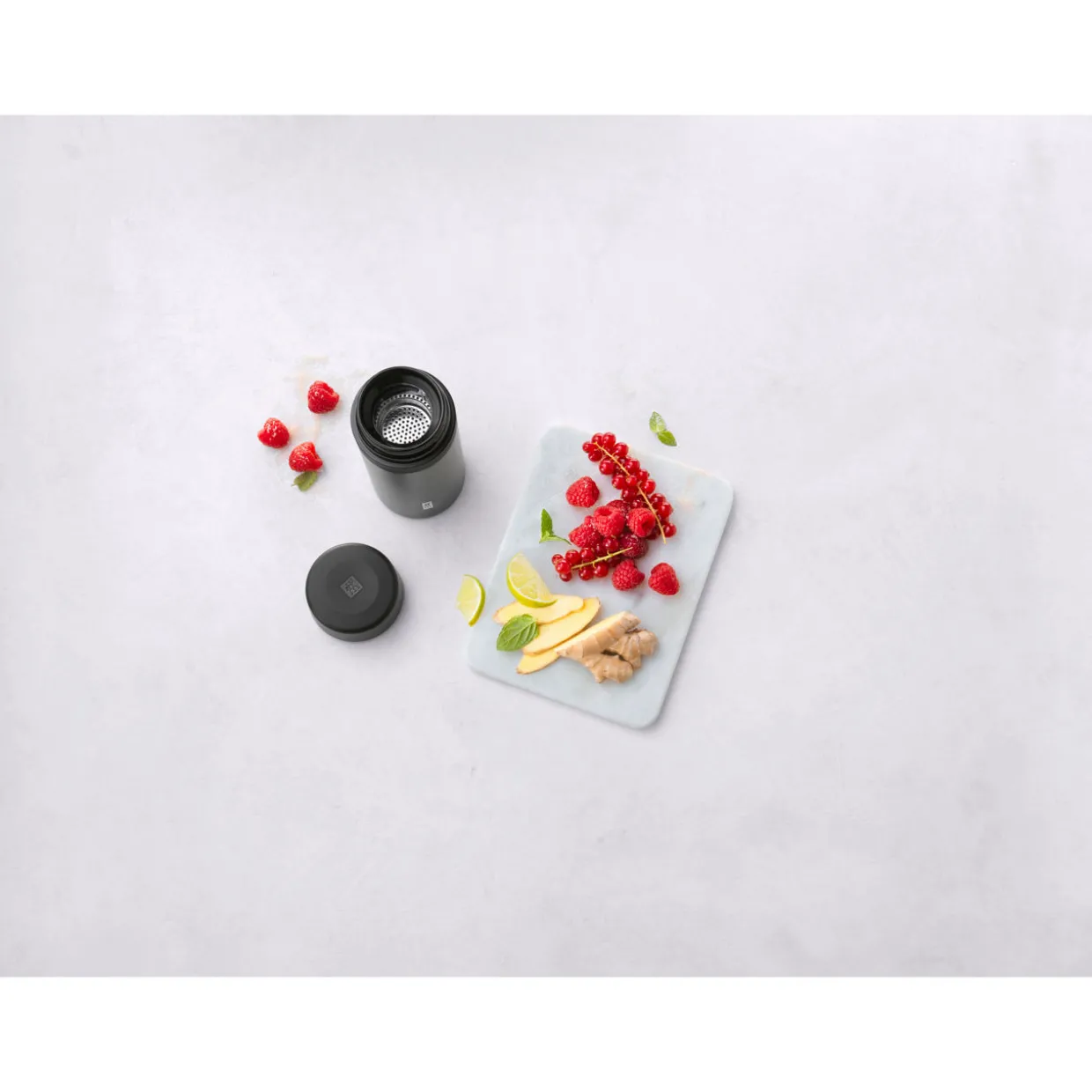 Thermo Tea & Fruit Infuser Bottle 420ml
