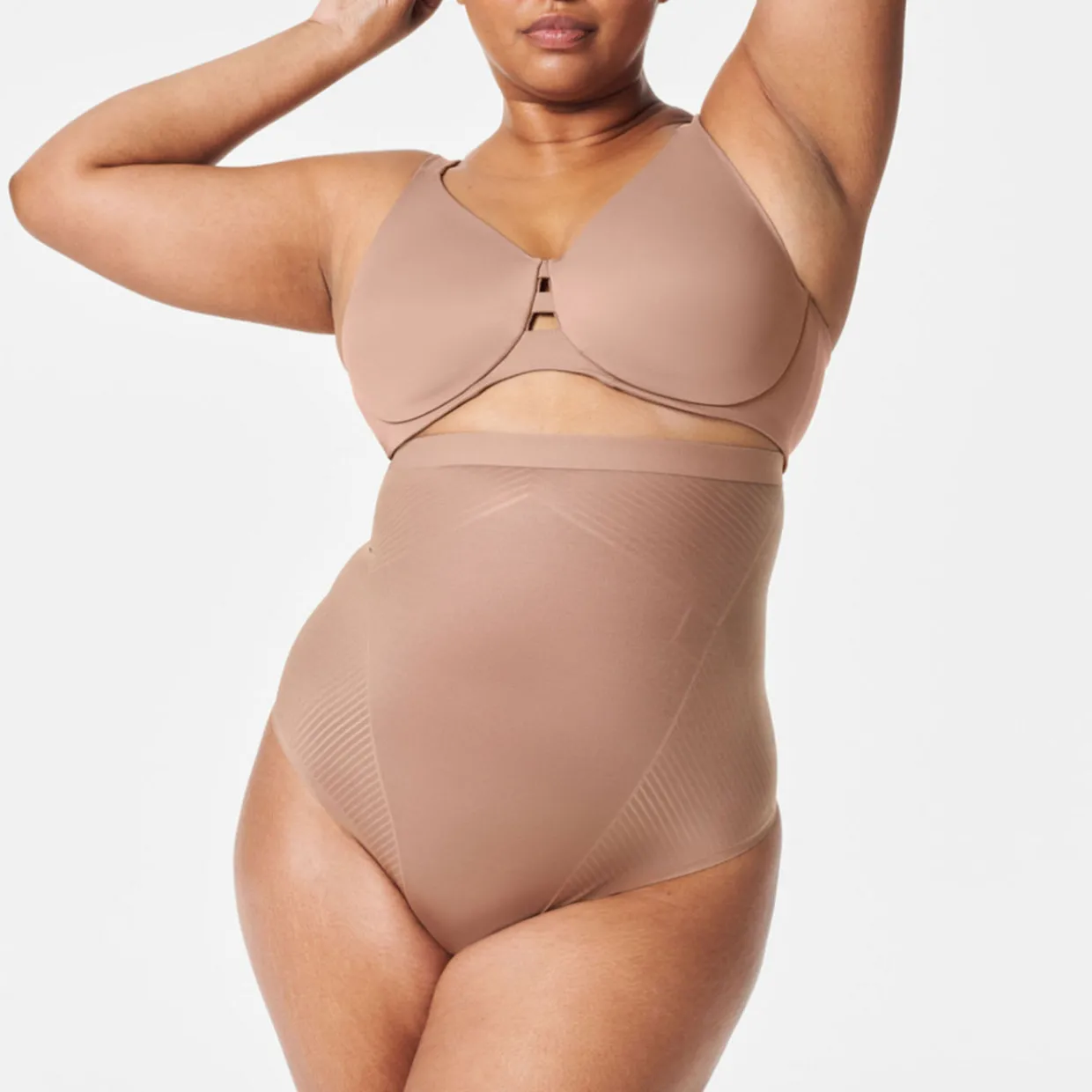 Thinstincts® 2.0 Medium Control High Waisted Thong