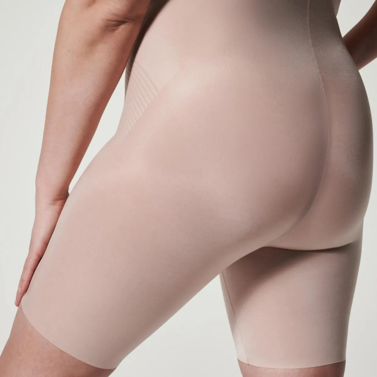 Thinstincts® 2.0 Medium Control High Waisted Mid-Thigh Shorts