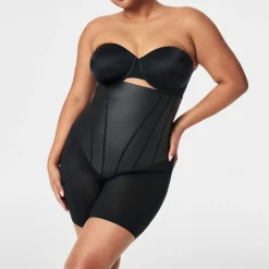 TotalContour High-Waisted Mid-Thigh Short