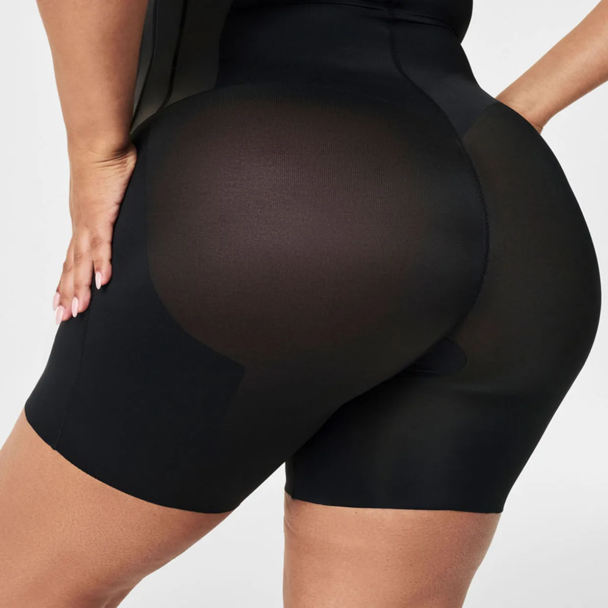 TotalContour High-Waisted Mid-Thigh Short