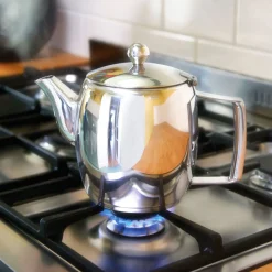 Traditional Hob Top Six-Cup Teapot 1.3L