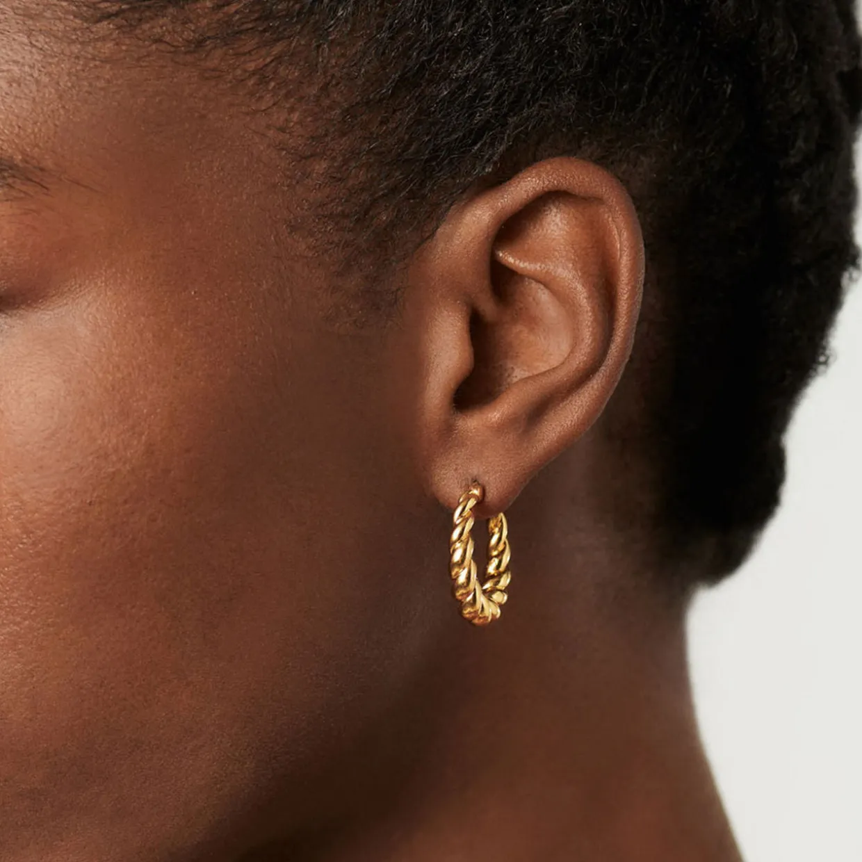 Twisted Tidal Medium Hoop Earrings