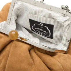 Valois Kisslock Clutch